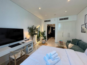 ASHRI HH, Bohemian Style Condo in Downtown